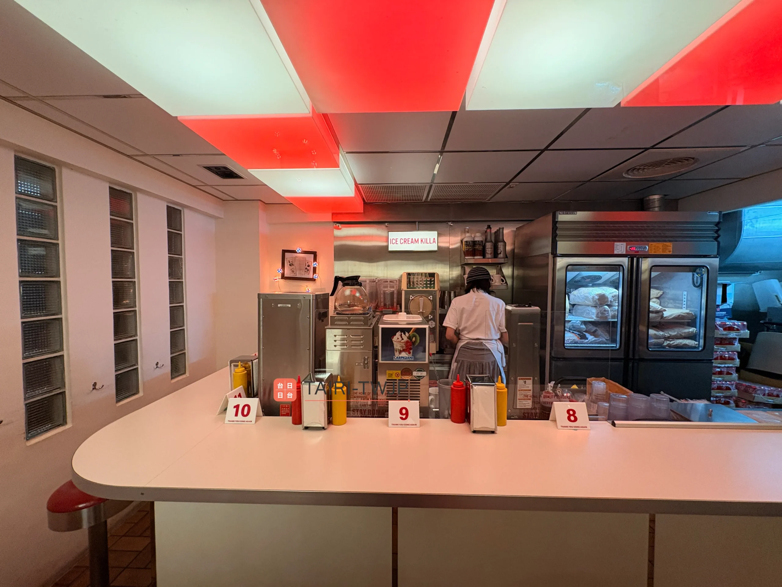 Everywhere Burger Club 漢堡俱樂部のカウンター席