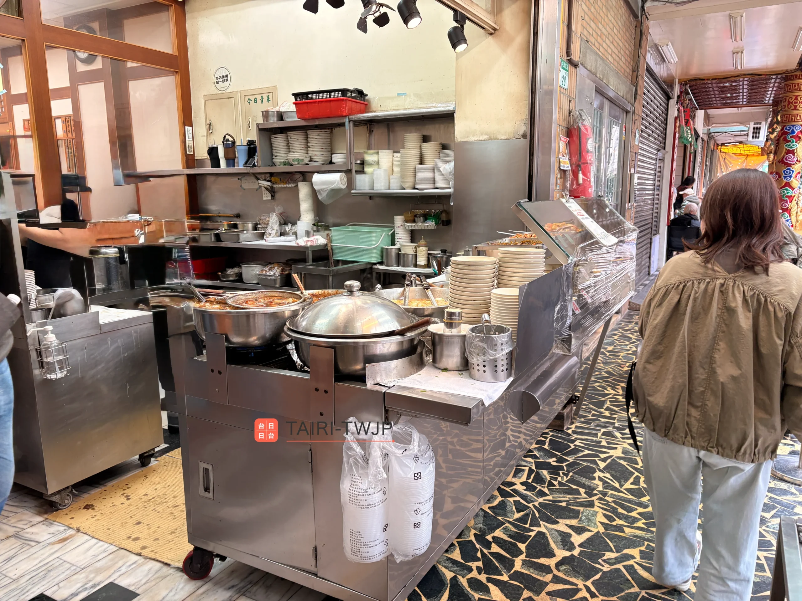 黄記滷肉飯-厨房