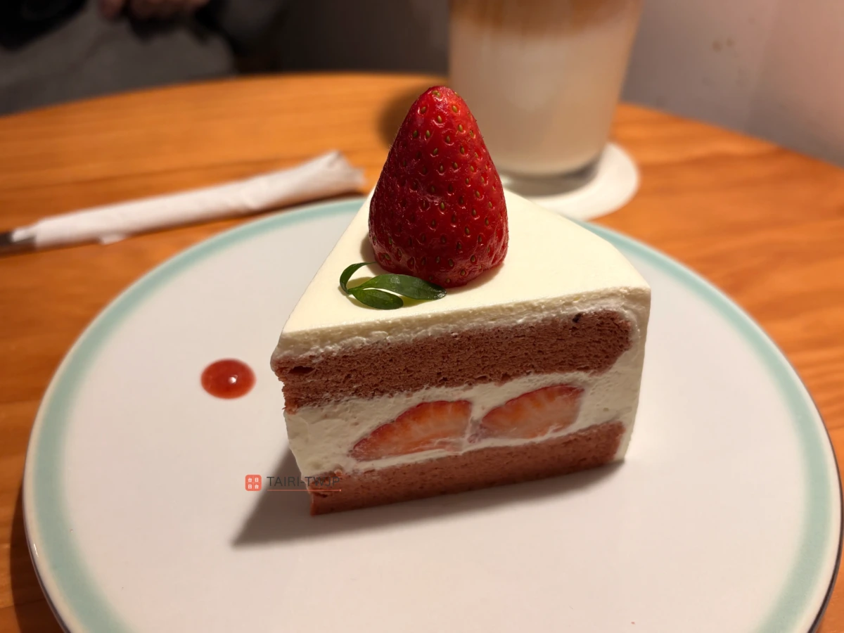 鐵木 Ironwood Coffeeの紅絲絨草莓奶油蛋糕