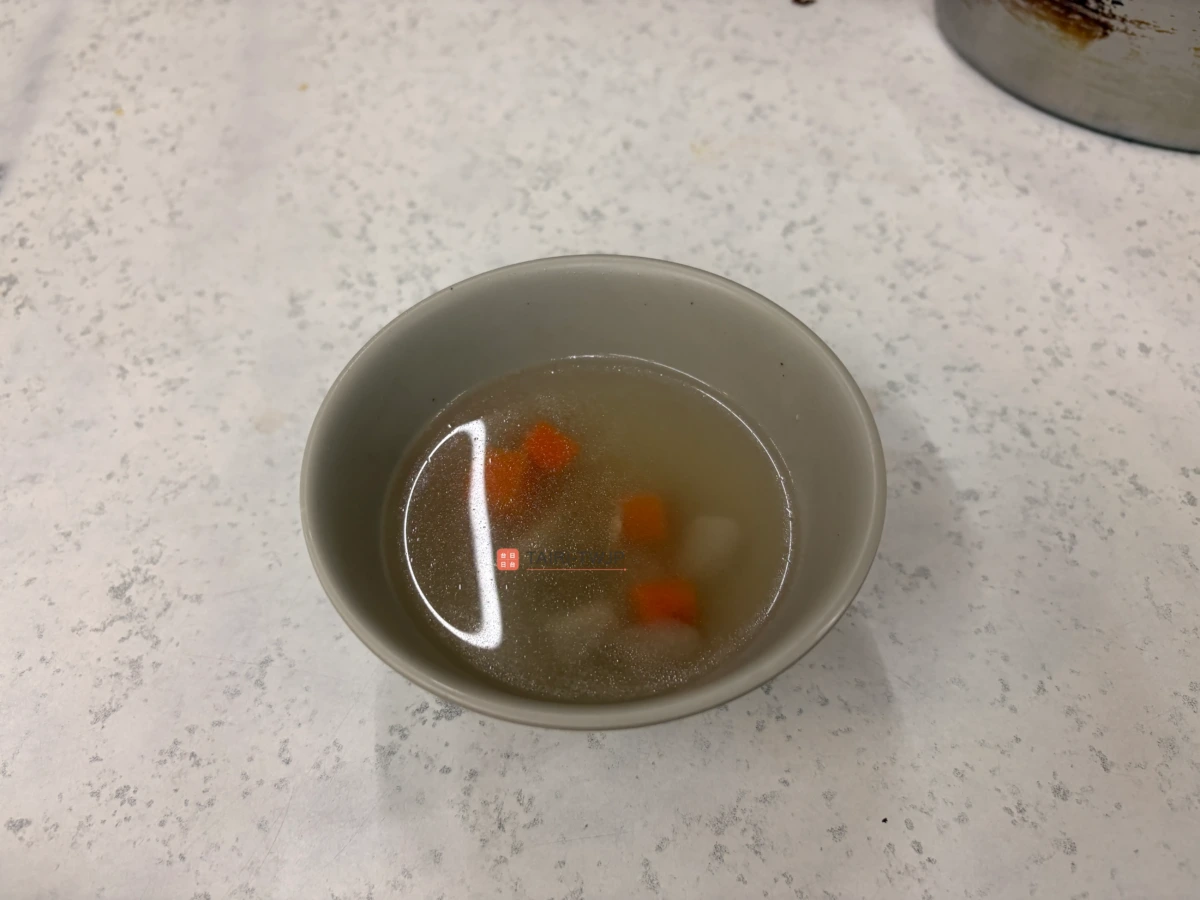 香港鴻圖燒臘のスープ