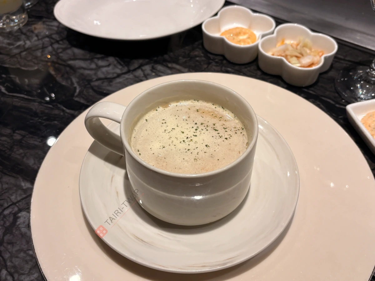 夏慕尼のチキンクラムチャウダー