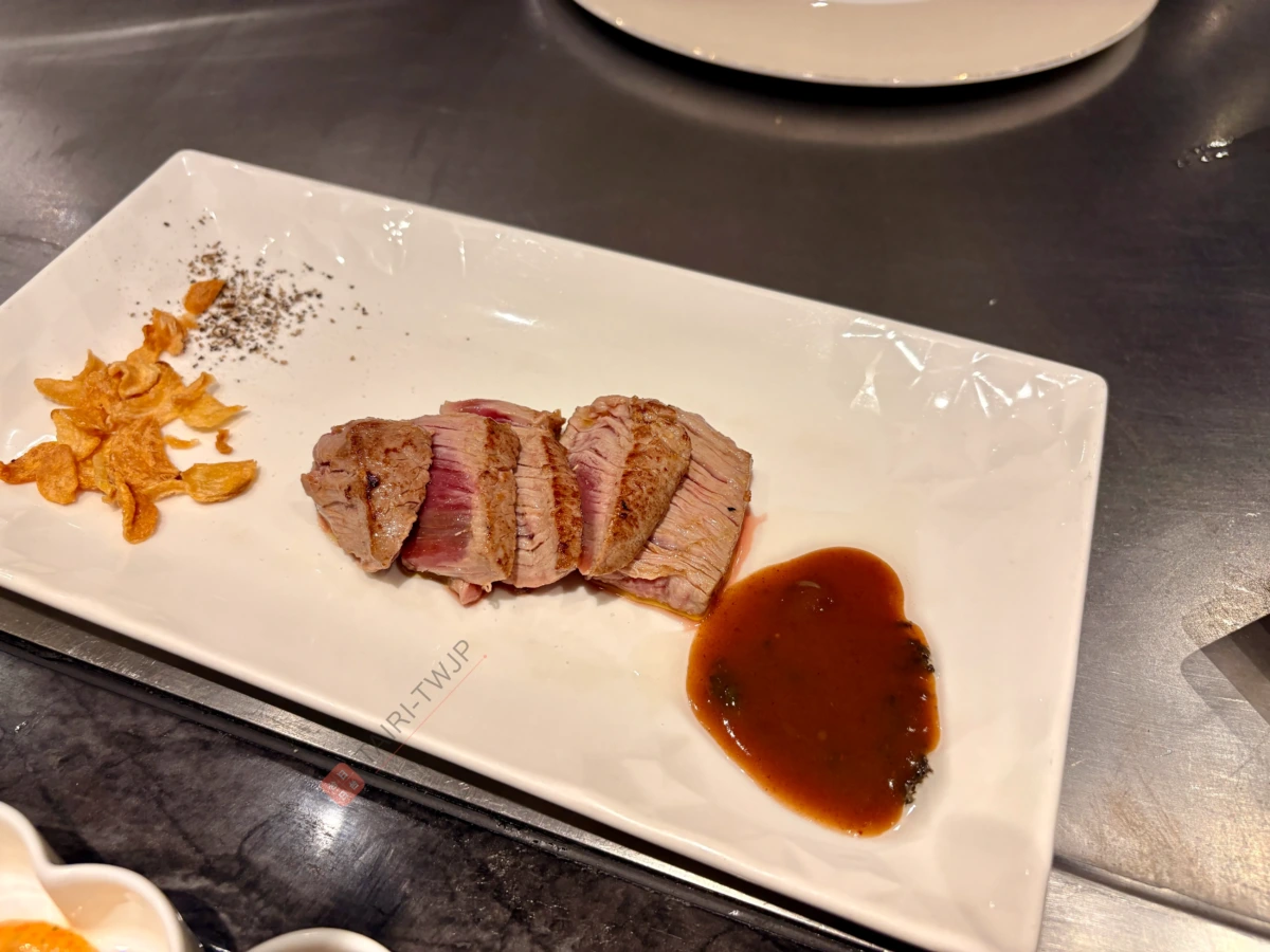 夏慕尼のガーリックビーフショートリブ