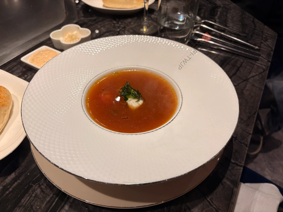 夏慕尼の炙り魚介の海鮮スープ