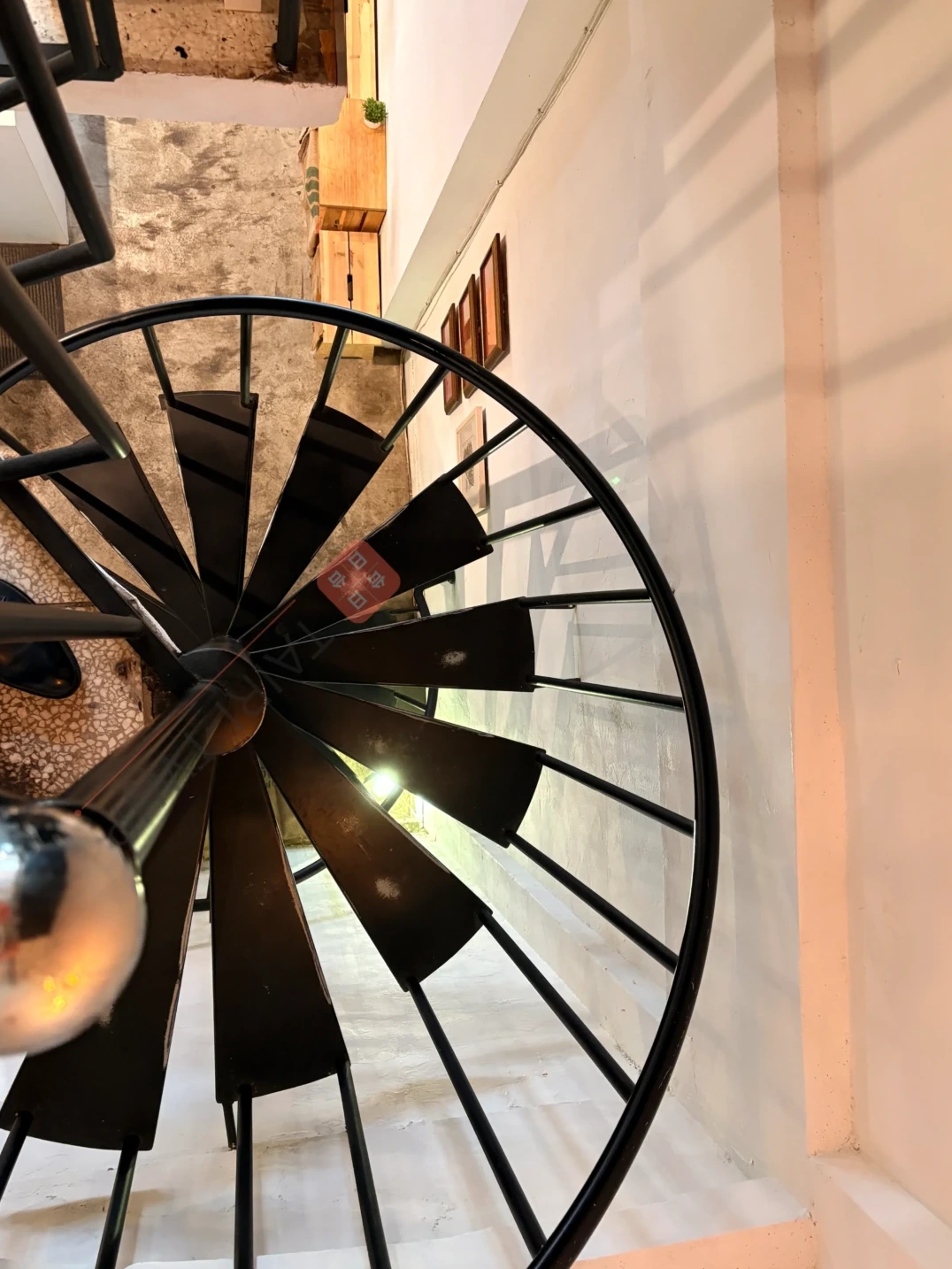 琢磨咖啡の階段