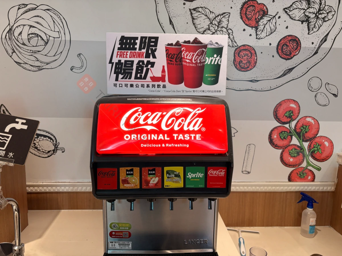 台湾サイゼリヤ西門町店のドリンクバー